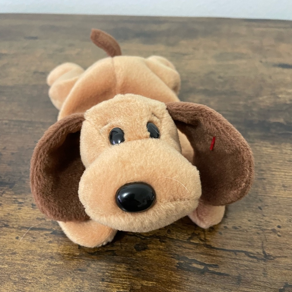 Ty Beanie Baby‎ * Bones the Dog * Date of birth: Jan 18, 1994 *